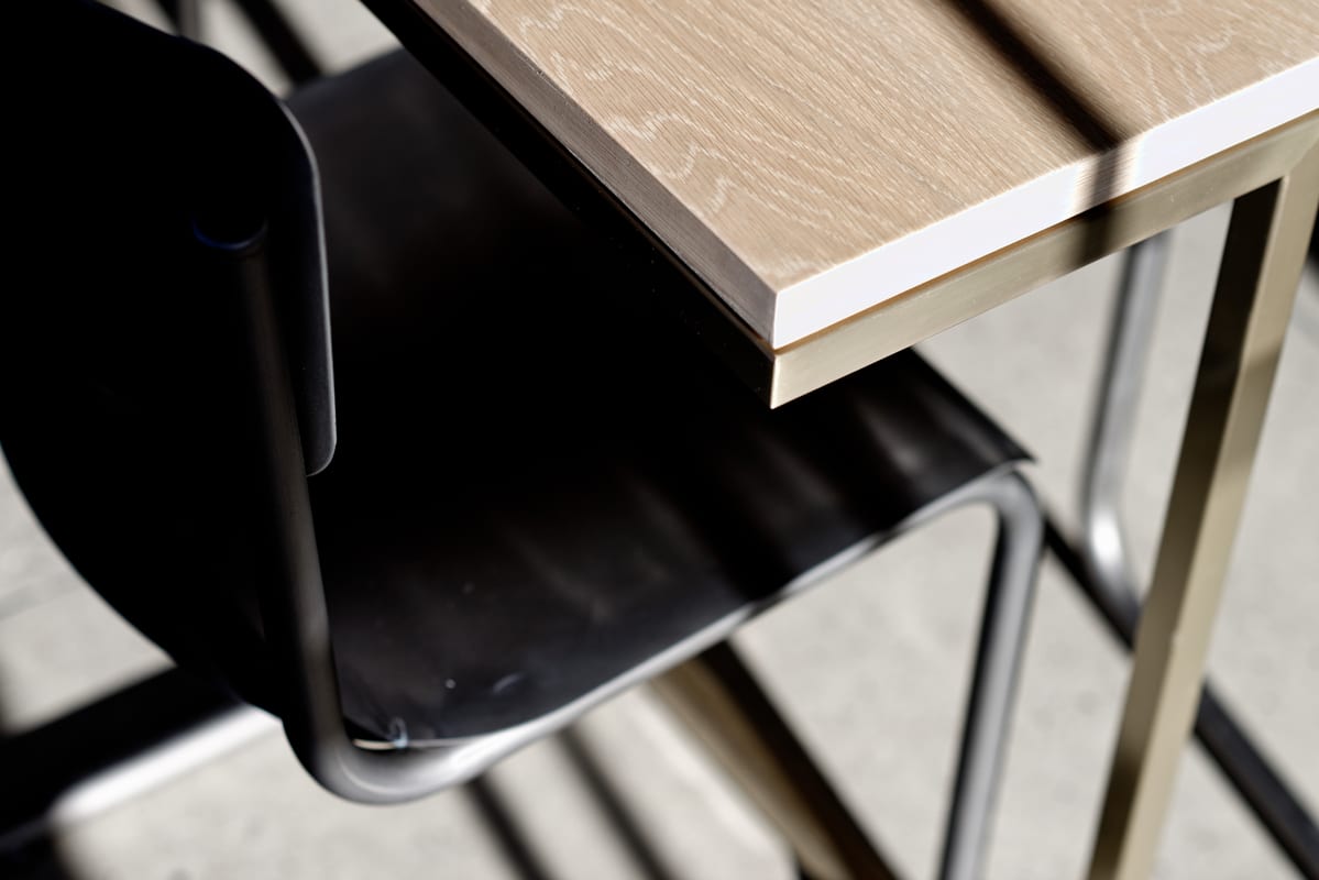 design-et-conception-mobilier-sur-mesure-chaise-metal-et-cuir-rosedesign