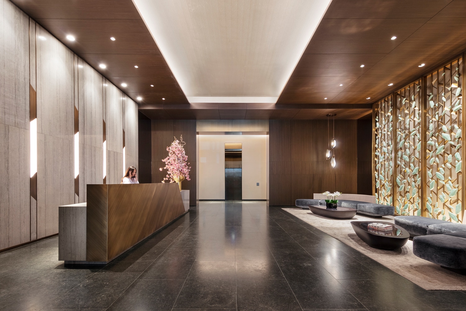 design-contemporain-du-comptoir-d-acceuil-hotel-et-mobilier-sur-mesure-rosedesign